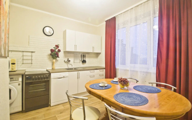 Uyutnaya Trekhkomnatnaya Vozle Metro Proletarskaya Flat