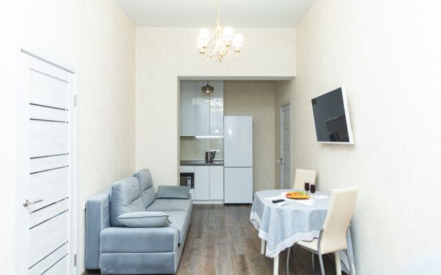 Ulitsa Roz, D.36 Flat