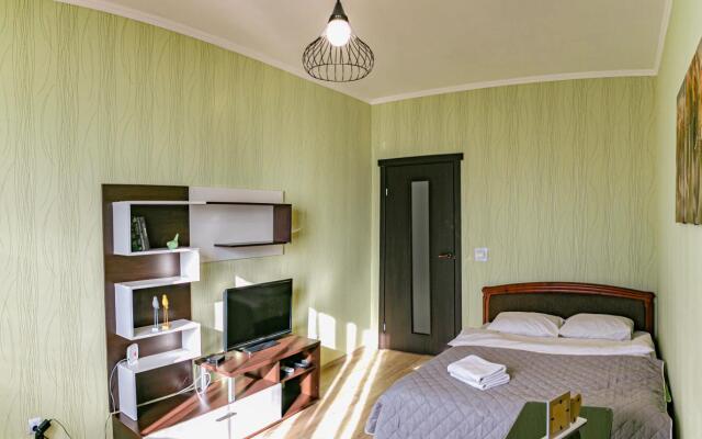 Апартаменты однокомнатные (97) Серебровская 91