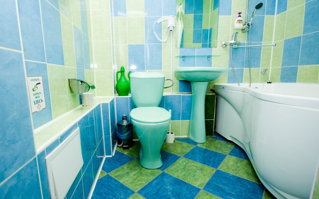 "Kvartirnyij Vopros" na Artema 89 Apartments