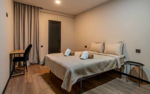 Chetyrehkomnatniye Niabi S Bilyyardom I Kinoteatrom Apartments