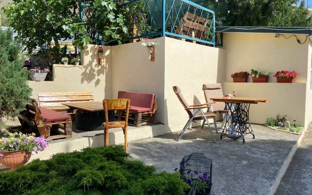 Agave Guest House