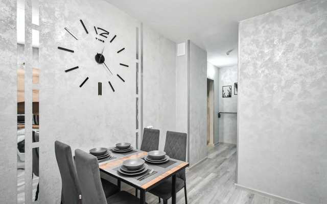 Na Ulitse Respubliki 35 Flat