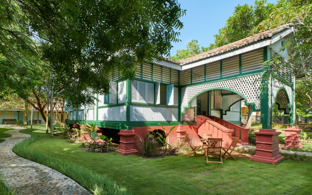 Temple Tree Hotel Resort