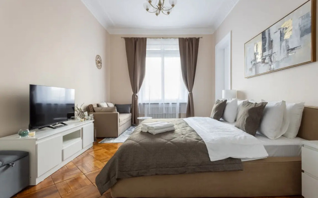 Apartments Uluchshennye S Dvumya Spalnyami I Balkonom