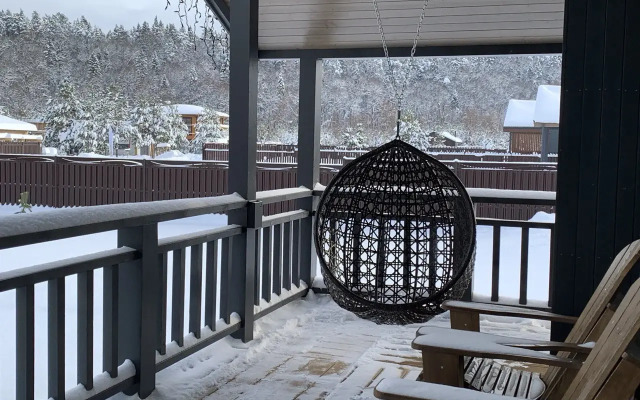 Частный дом Под горой у реки