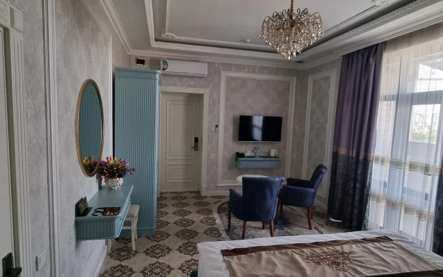 Hayat Plaza Hotel & Spa