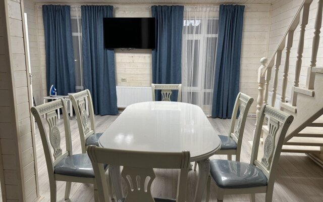 Arhyiz Chalet