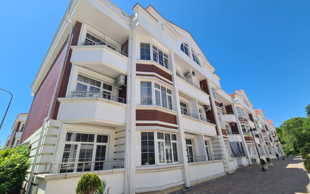 Dvukhkomnatnaya S Balkonchikom V Adlere Zhk Kurortny Flat
