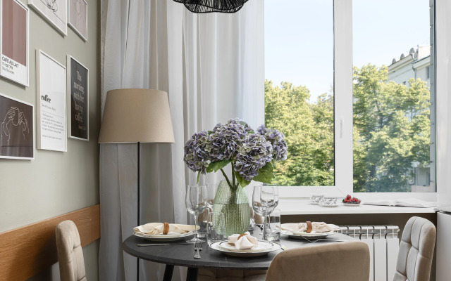 GM with a view of Patriarch Ponds Apartments