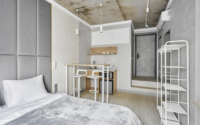 Kumo Hotel