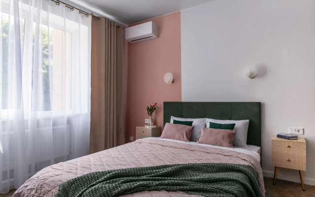 Studiya Olive U Ozera Flat