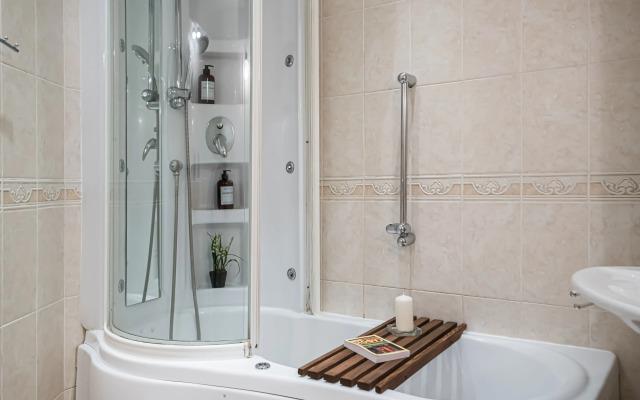 Квартира GM Apartments с Сауной и Джакузи