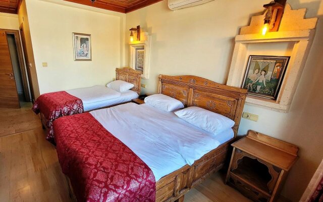 Saruhan Hotel