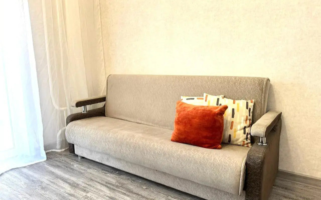 Ryadom s Bobrovym logom Flat