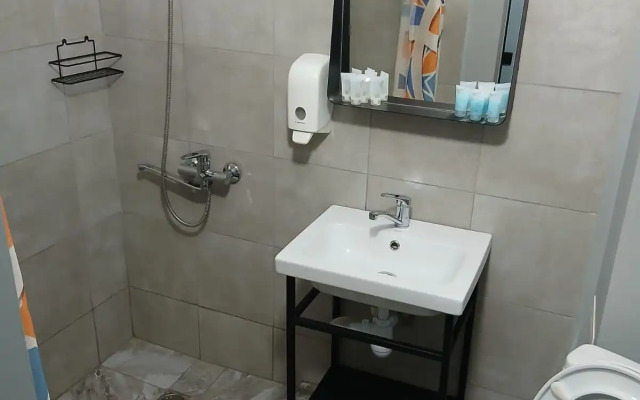 Tahar Hotel