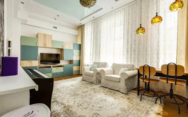 Квартира 4-комнатная Квартира на Васильевском Острове