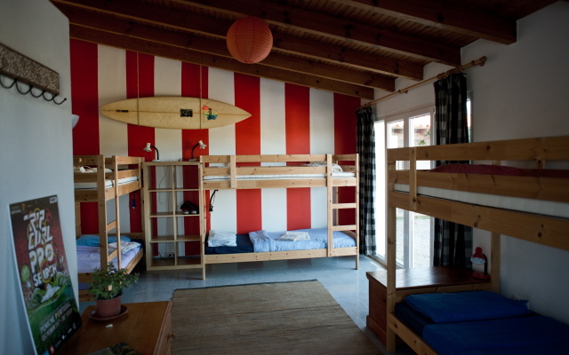 Da Silva Bike & Surf Camp Guest house