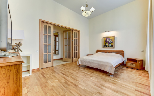 Апартаменты на Итальянской 37