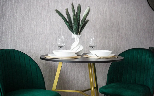 Квартира Изумрудная студия с гамаком на балконе