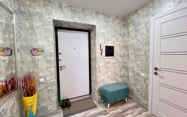 U Metro Chkalovskaya Yekaterinburg Chapaeva 72a Flat