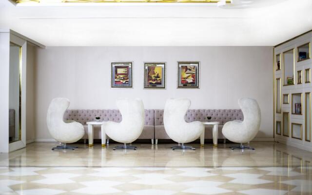 La Boutique Hotel & Suites (Adult Only 16+)