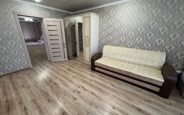 Апартаменты на Проспекте Строителей 27-2