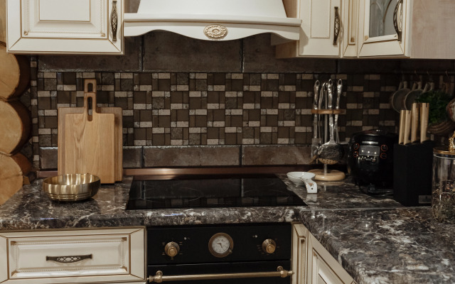 Частный дом на берегу реки