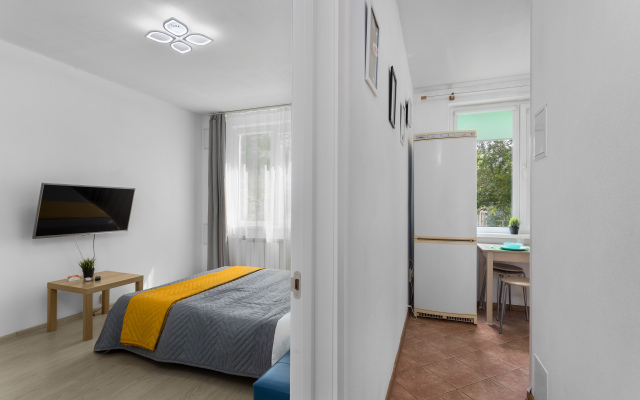 FlatHome24 у метро проспект Большевиков Apartments