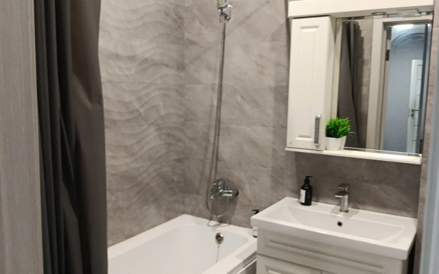 Shikarnaya Odnokomnatnaya Kvartira Ryadom S Vokzalom Flat