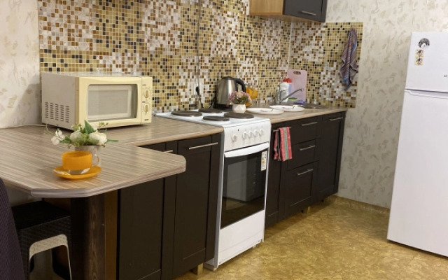 Apartamenty S Balkonom Na Polevaya 10