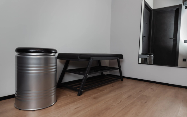 Apartamenty Zerkal'nyj indastrial-loft v centre Kazani u nabereznoj Kabana