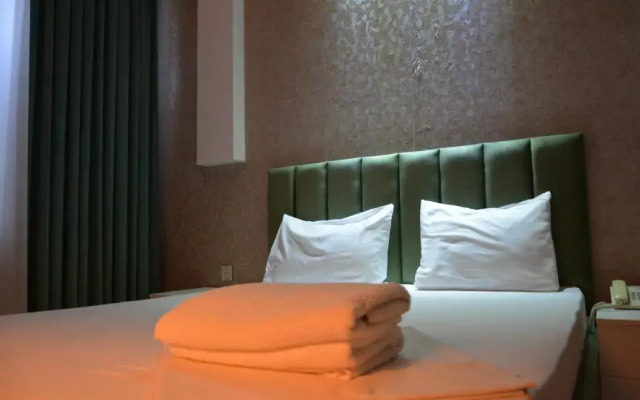 Perron Hotel