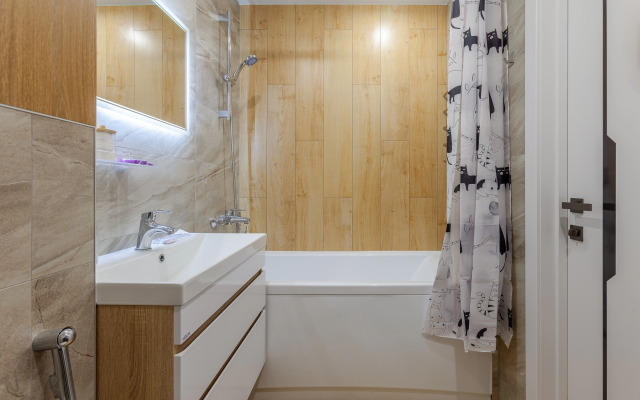 Квартира Гармония Уютная в Центре Города с Отдельной Спальней