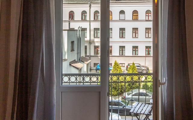 Апартаменты трехкомнатные  Ladgorna возле ГУМа