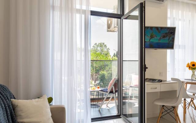 S Balkonom Festivalny Apartments