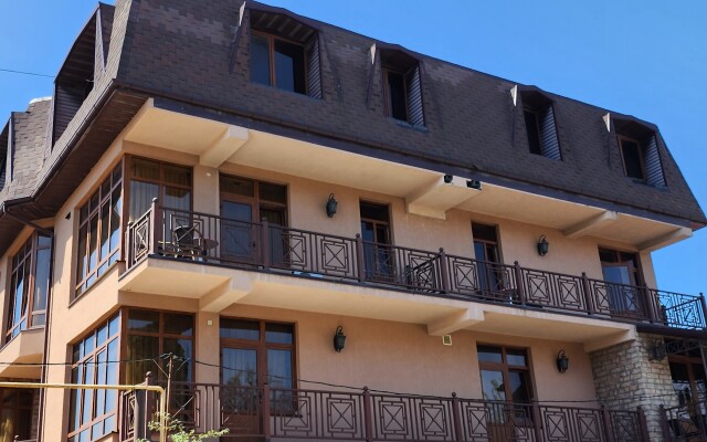 Hizhina Schastya Guest house