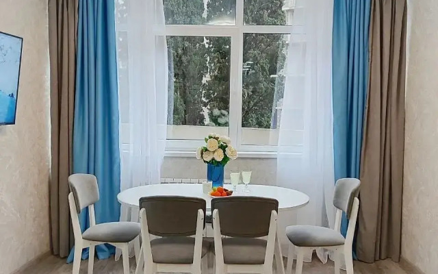 2-komnatnaya V ZhK Moskva V Tsentre Sochi Flat