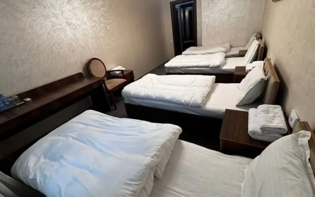 Qorasuv Hotel