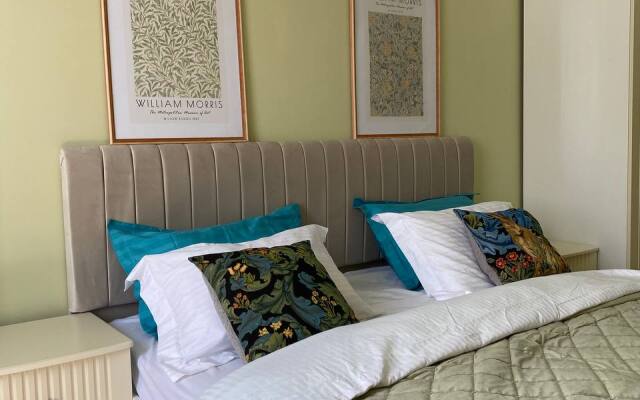 Квартира Просторная Трехкомнатная