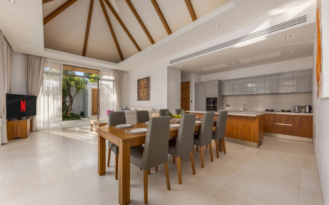 Вилла Modern 3BR Villa Kaimana with Private Pool