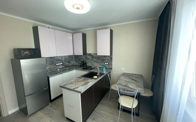 S 2 Komnatami Na 16 Etazhe Apartments