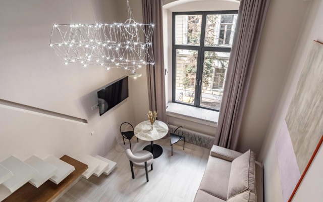 Dvuhurovnevaya v osobnyake u Kremlya Flat