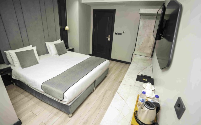Express Plus Hotel