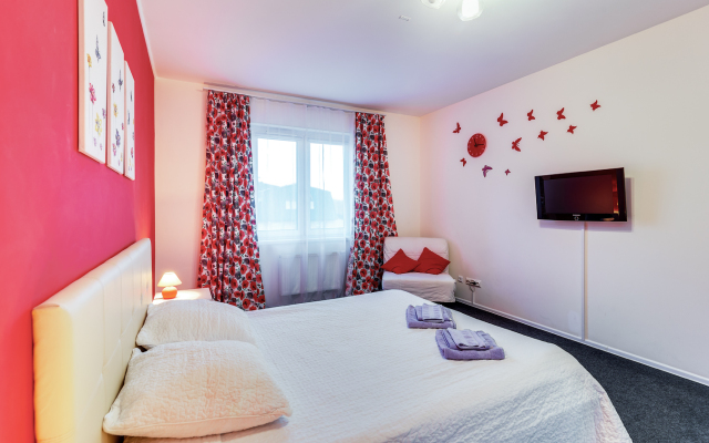 Квартира Red Wall