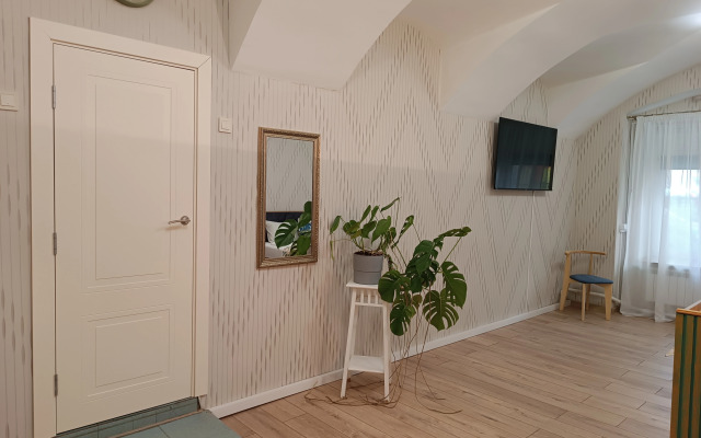 Neobychnye Na Lomonosova 16 Apartments