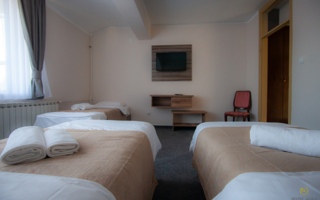Jaska Hotel