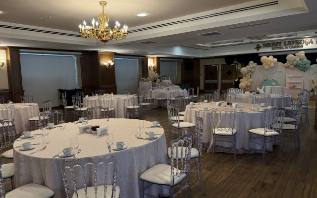 Merit Royal Gardens Hotel & Casino