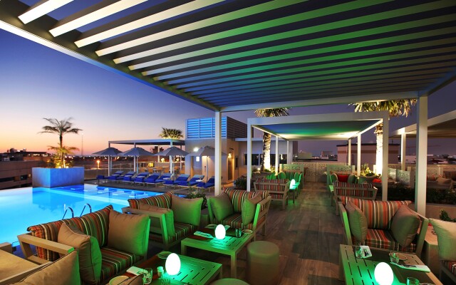 Grand Cosmopolitan Hotel