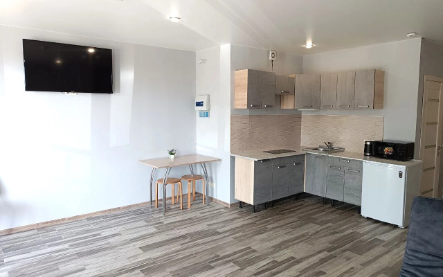 Prostornaya S Otdelnym Vkhodom Flat